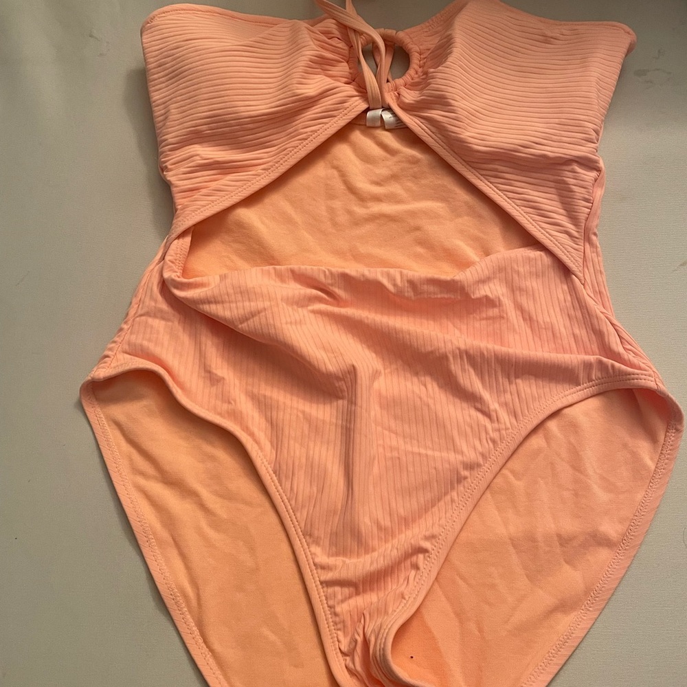 Bathing suit - Picture 2 of 3